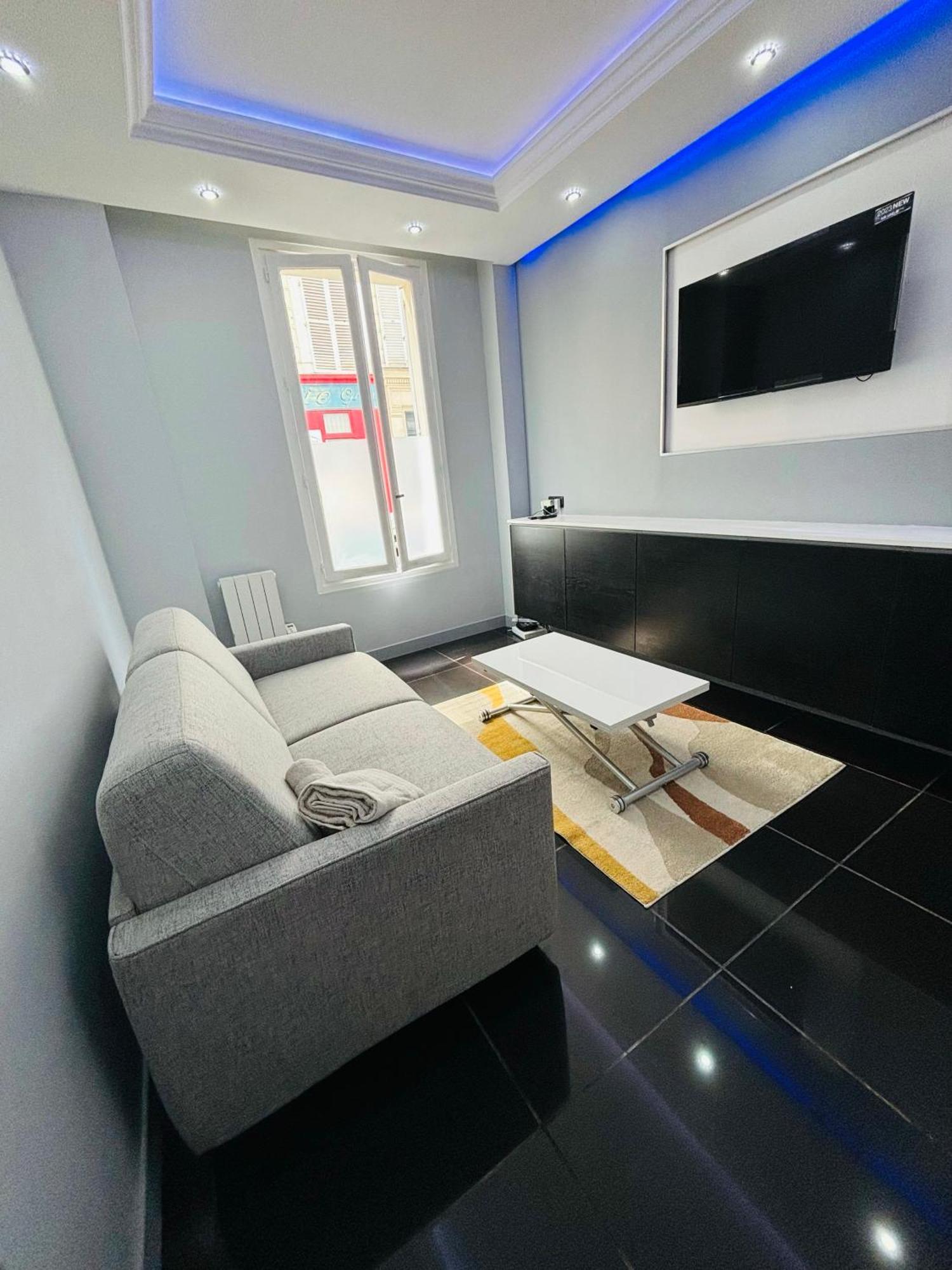 Appartement Coquet En Plein Coeur De Montmartre パリ エクステリア 写真